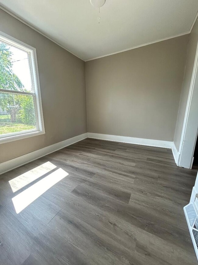 Building Photo - 2323 Ave F