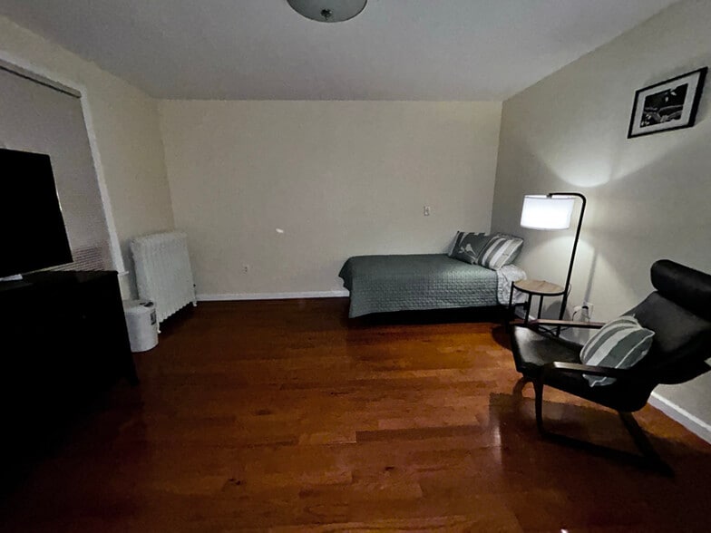 Building Photo - 34 Franklin St