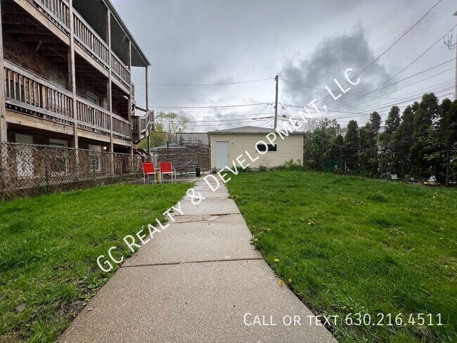 Building Photo - 2624 N Springfield Ave