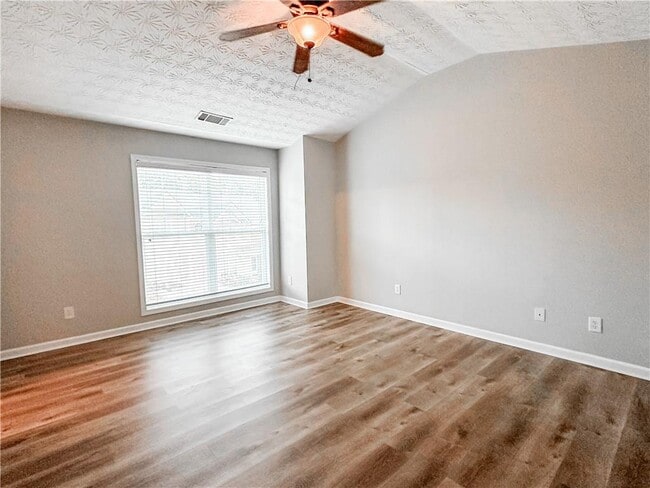 Building Photo - 14 Pearl Chambers Dr