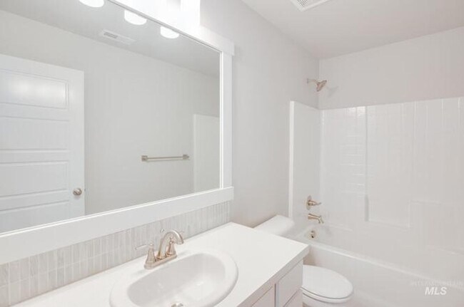 Building Photo - 5820 W Striker Ln