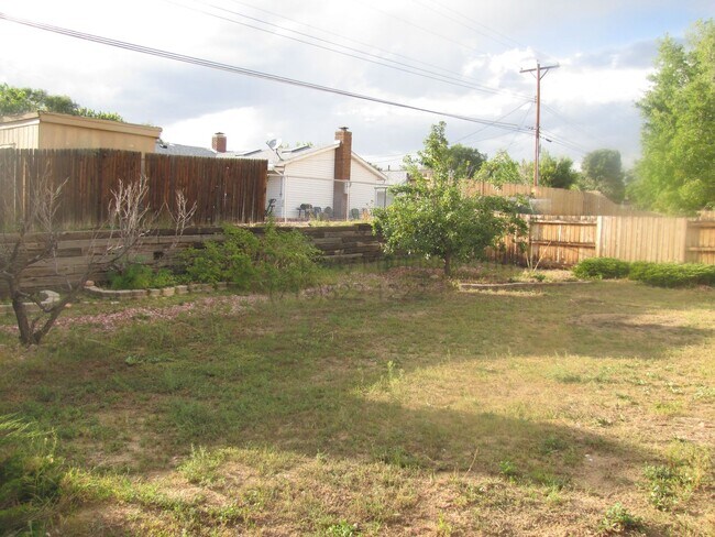 Building Photo - Beautifully Updated Home in Security-Widef...