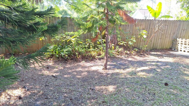 Building Photo - 10579 Castlebrook Dr