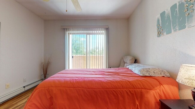 Building Photo - 218 Cynthia Loop NW