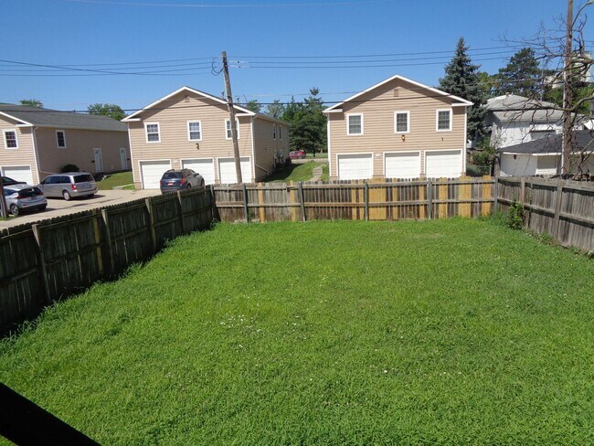 Building Photo - 21