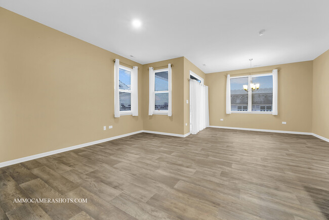 Building Photo - 325 Sussex Ln