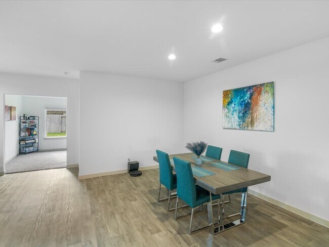 Building Photo - 1702 Maclane Ct