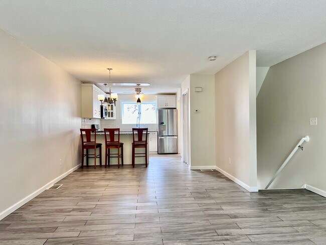 Building Photo - 158 Paddock Ave