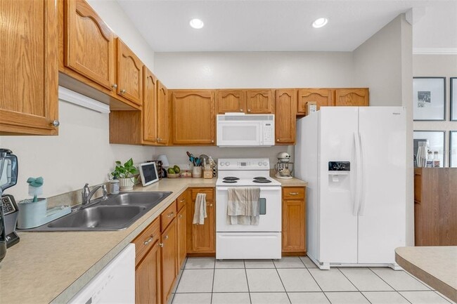 Building Photo - 1278 N Fairway Dr