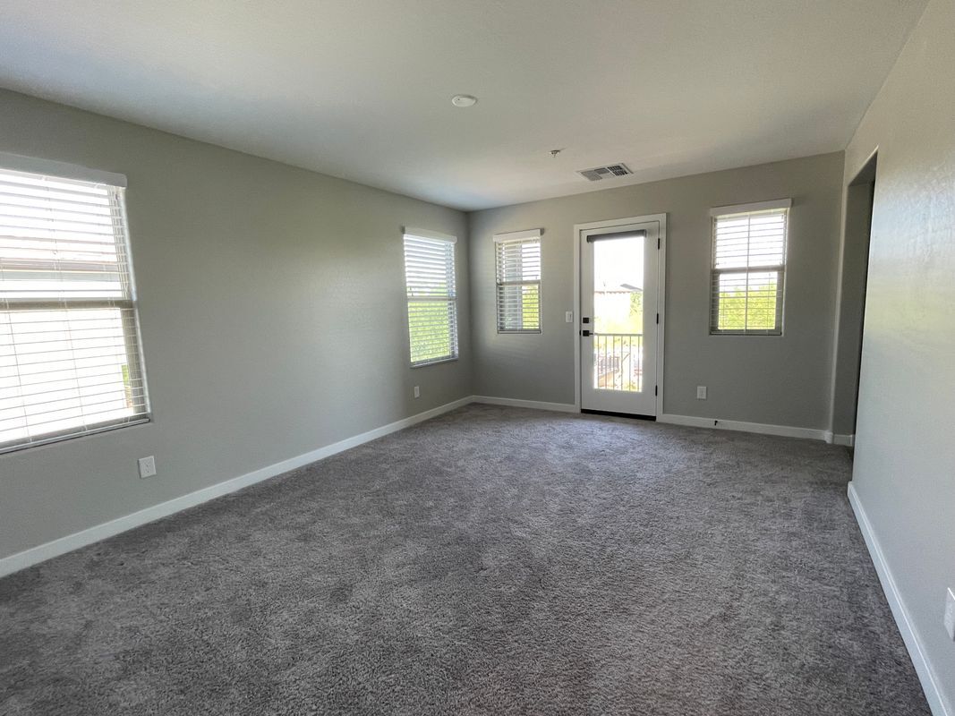 Building Photo - 20880 W Thomas Rd