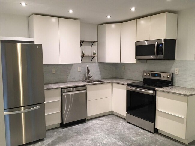 Building Photo - 917 Dunbar Dr