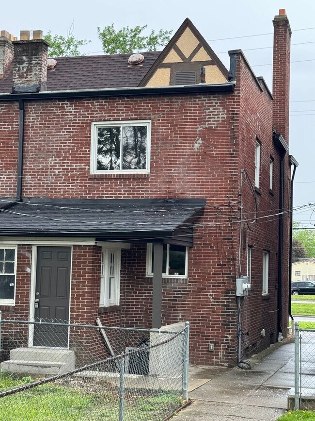 Building Photo - 3002-3004 Cleveland Ave