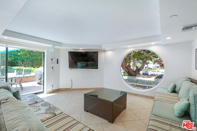 Building Photo - 2920 Neilson Wy