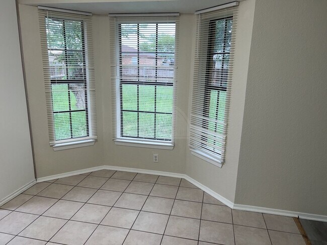 Building Photo - 4608 Fieldstone, Killeen