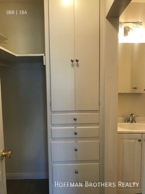 Building Photo - 2611 S Sepulveda Blvd