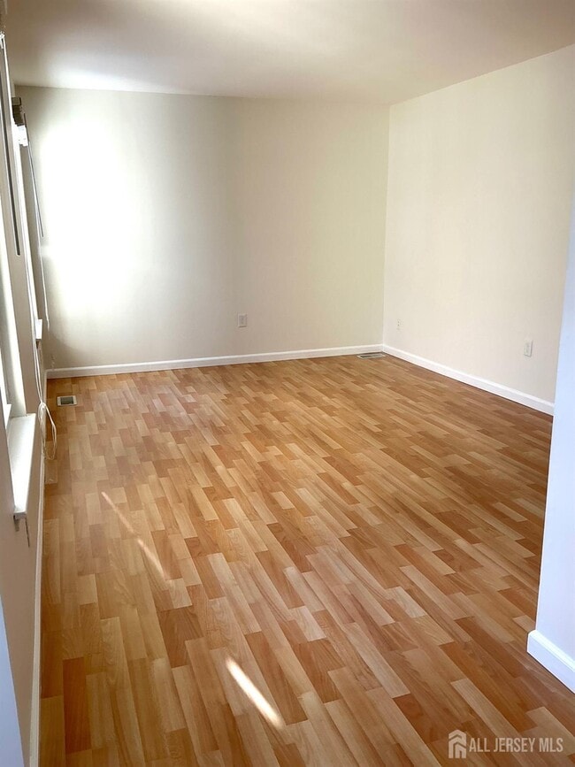 Building Photo - 246 Hyde Park Rd