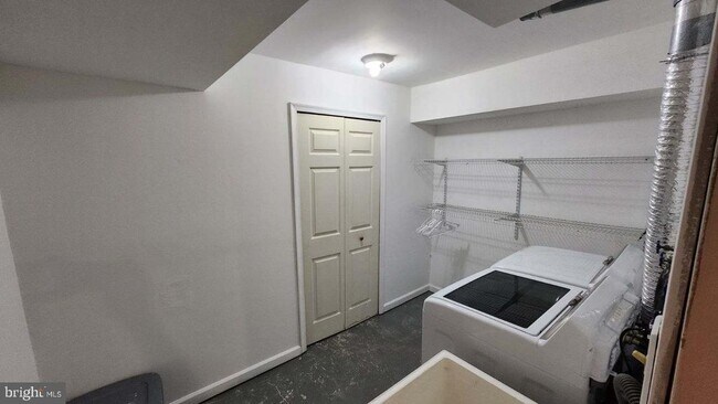 Building Photo - 13005 Bressler Way