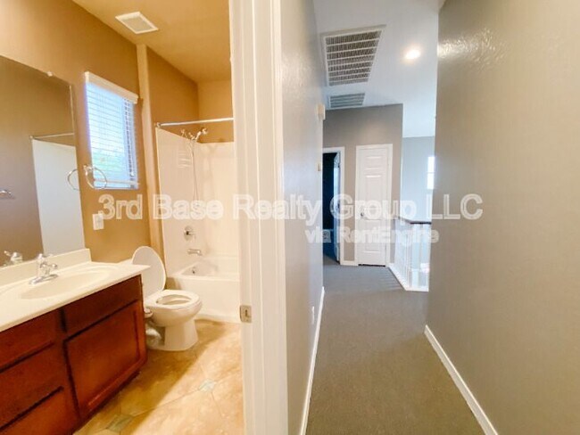 Building Photo - 21088 W Maiden Ln