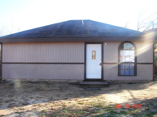 Primary Photo - 3113 E Ash St