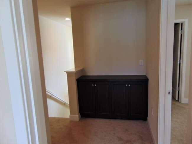 Building Photo - Beautiful Brand New Townhome in Sage Community