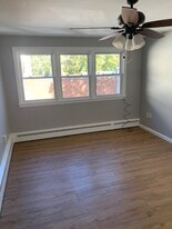 Building Photo - 4 Nesbit Ave