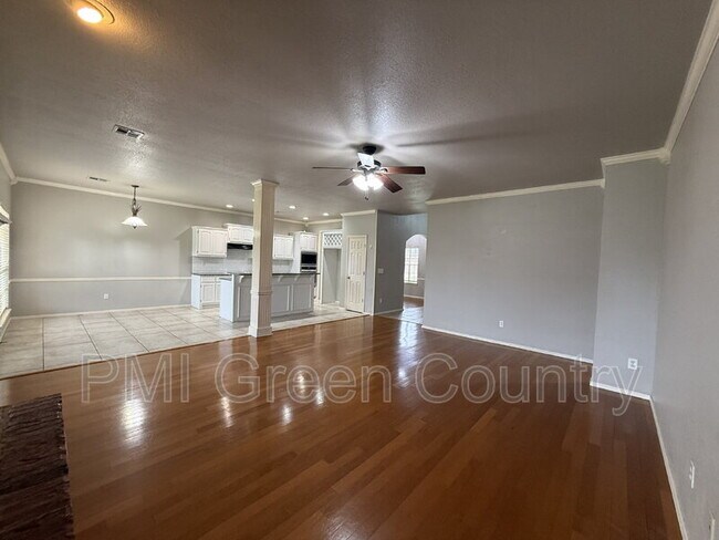 Building Photo - 4419 W Detroit Pl