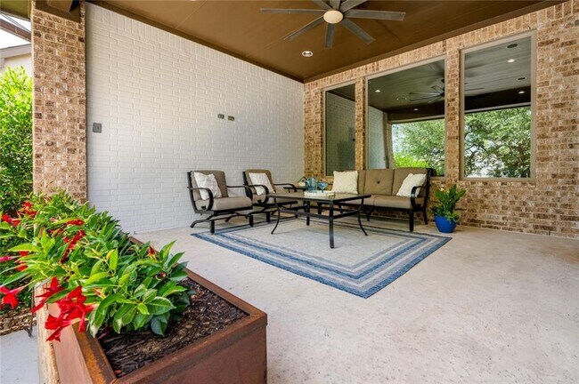 Building Photo - 16121 Golden Top Dr