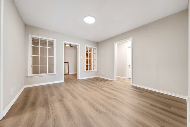 Building Photo - 2619 Nettleton St