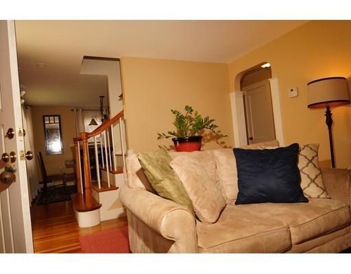 Building Photo - 13 Munroe Ave