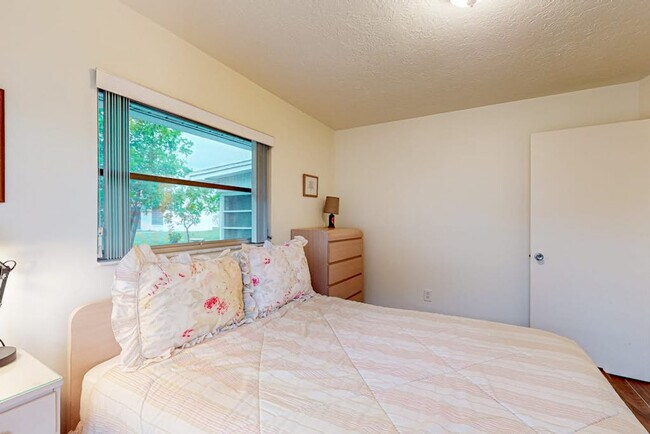 Building Photo - 5887 Whistlewood Cir