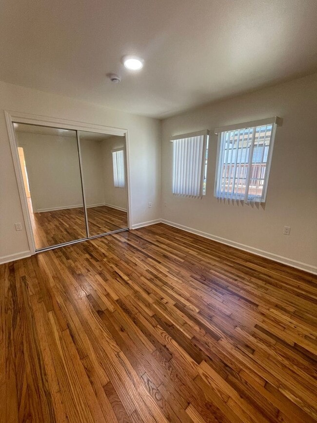 Building Photo - 3050 122-124 Allen Street