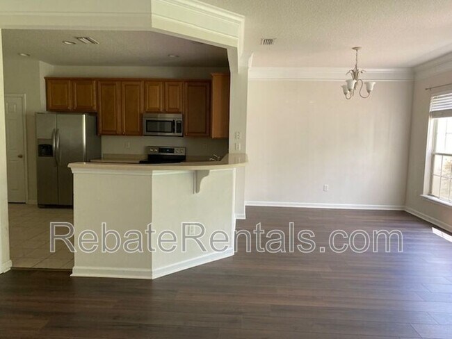 Building Photo - 11177 Castlemain Cir W