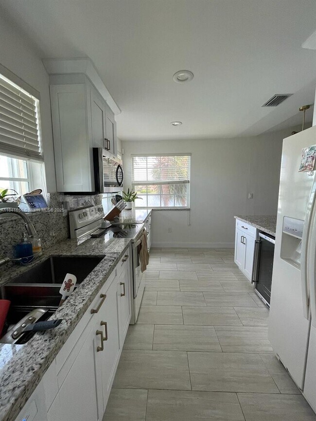 Building Photo - 14725 Balgowan Rd