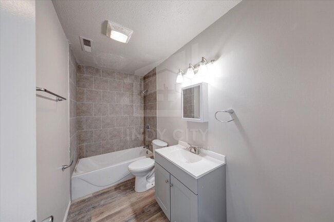 Building Photo - 205 N Manngrove Ln