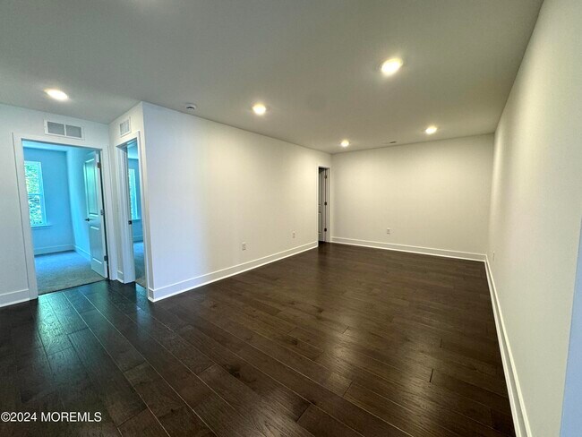 Building Photo - 153 Woolley Ct