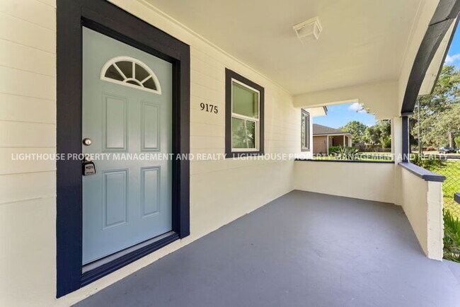 Building Photo - Charming 3x2 Bungalow