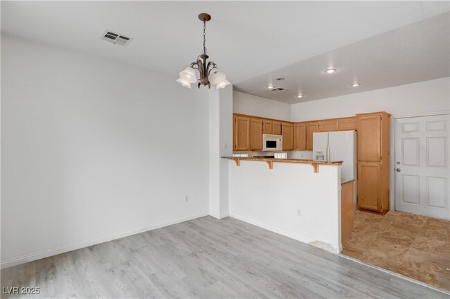 Building Photo - 8789 Villa Alex Ave