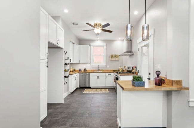 Building Photo - 3 Bedroom 1.5 Bath - Pittsburgh