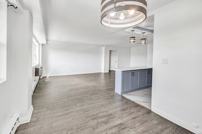 Building Photo - 25 Cartright St