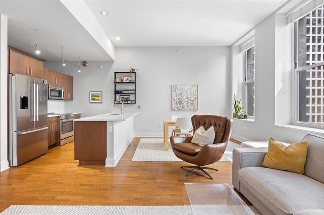 Building Photo - 850 N Lake Shore Dr