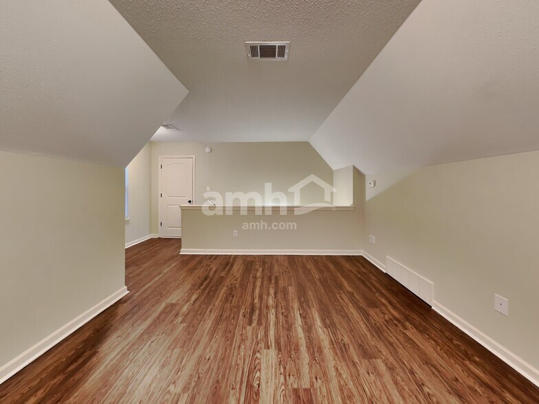 Building Photo - 7708 Romero Dr
