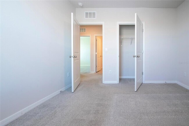 Building Photo - 3513 Hilltop Cir