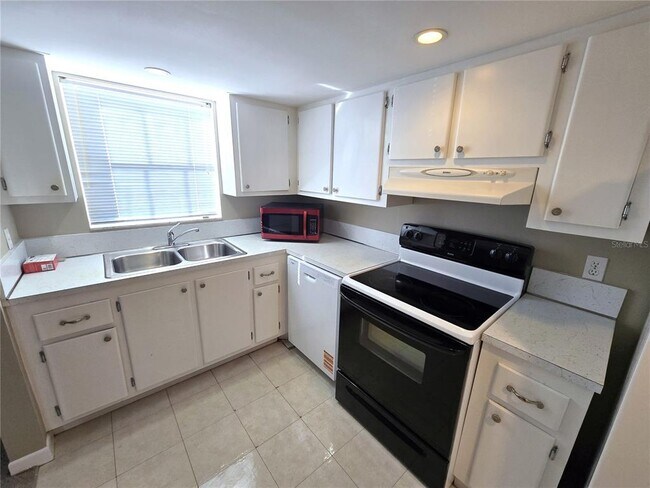 Building Photo - 2727 75th St W