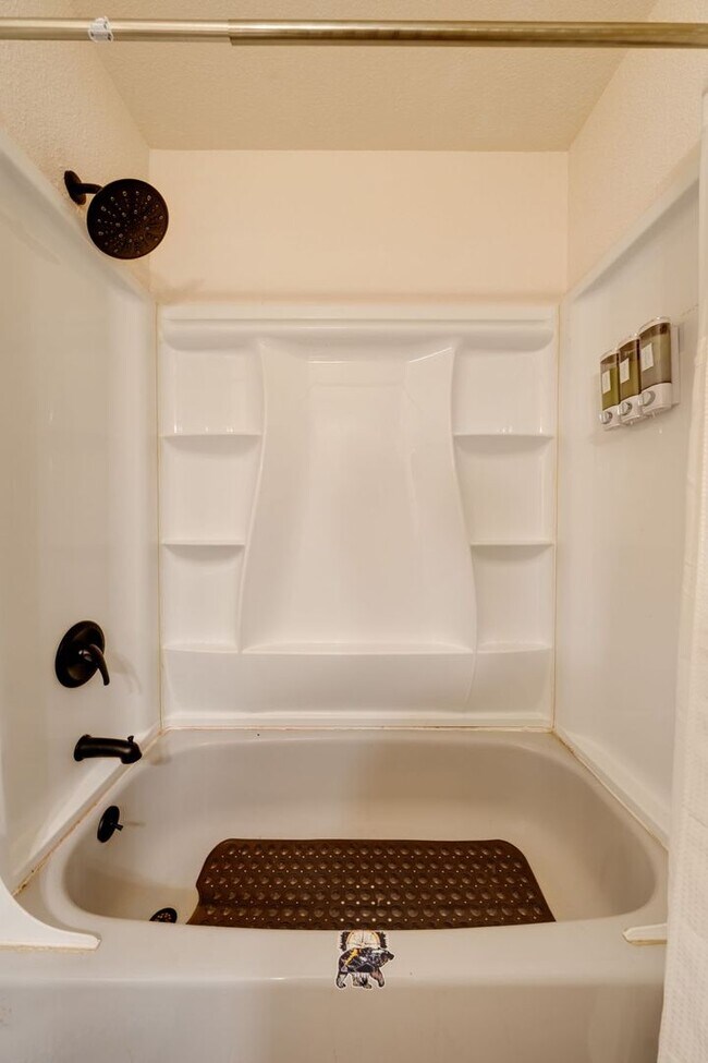 Building Photo - Charming 4 Bedroom Home on Beautiful 10-Acre Property!