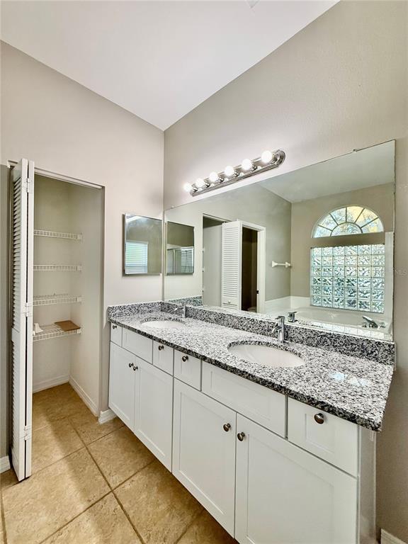 Building Photo - 807 Frankford Dr