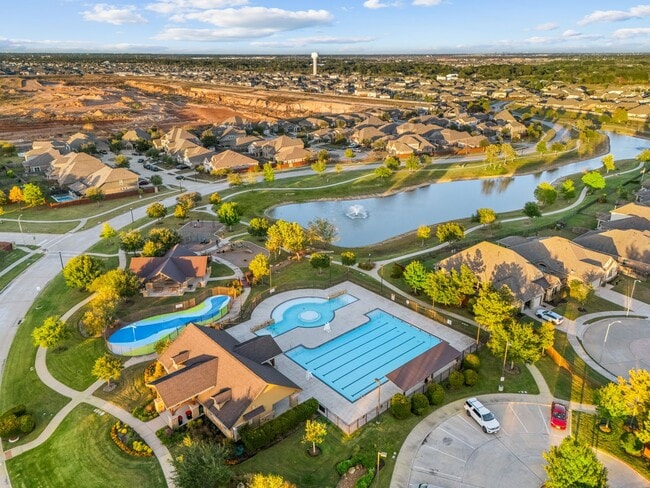 Building Photo - 9415 Summer River Dr