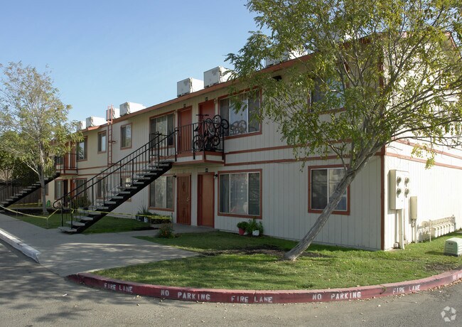 Building Photo - 2060 S Maple Ave