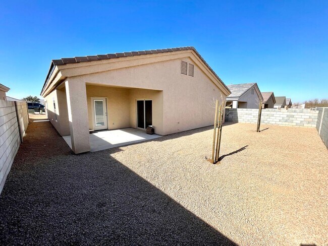 Building Photo - Beautiful 3 Bedroom 2 Bathroom Home! *HOME IS CURRENTLY OCCUPIED, PLEASE DO NOT DISTURB THE TENANT*