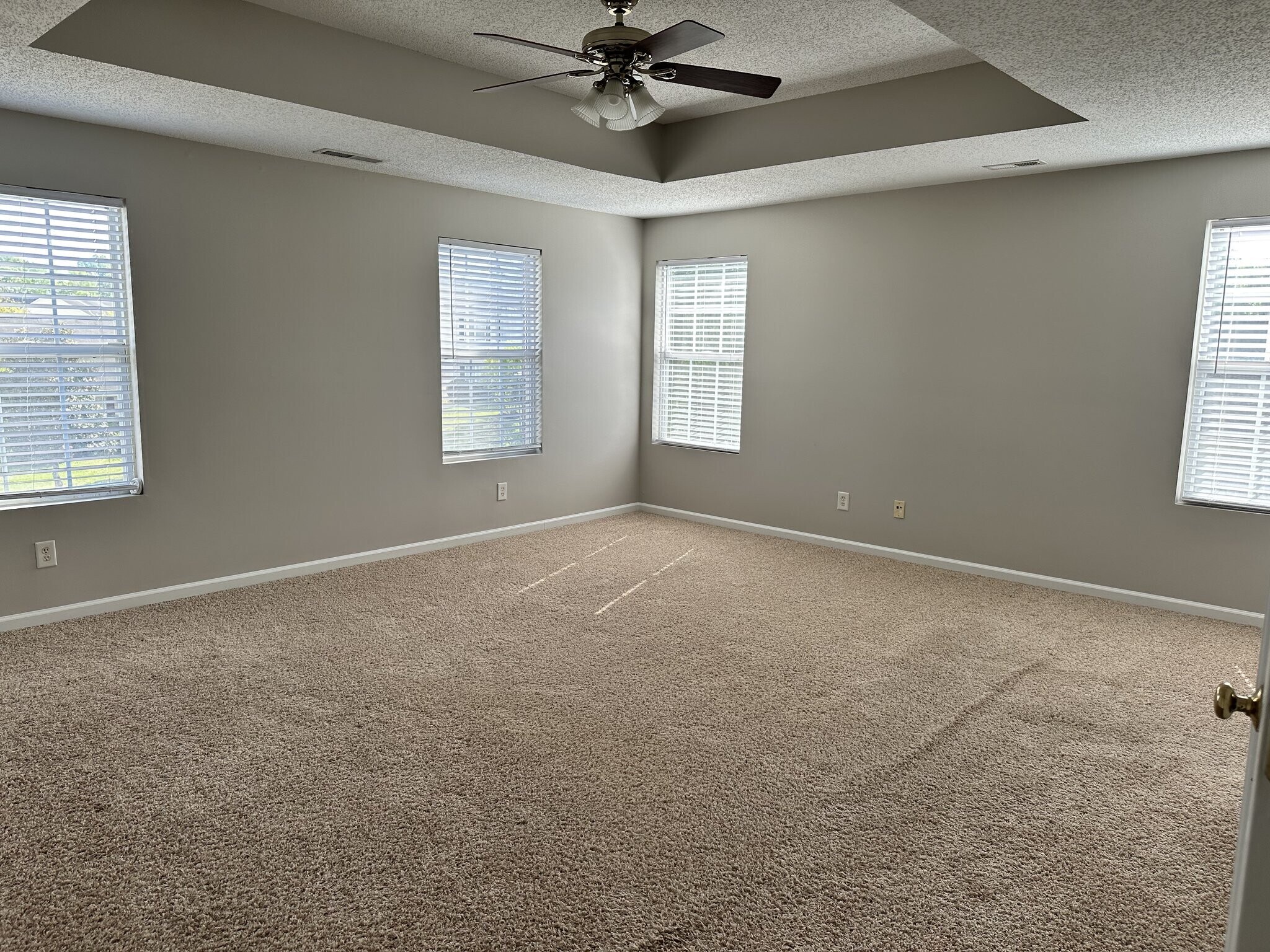 Building Photo - 8017 Hill-N-Dale Dr