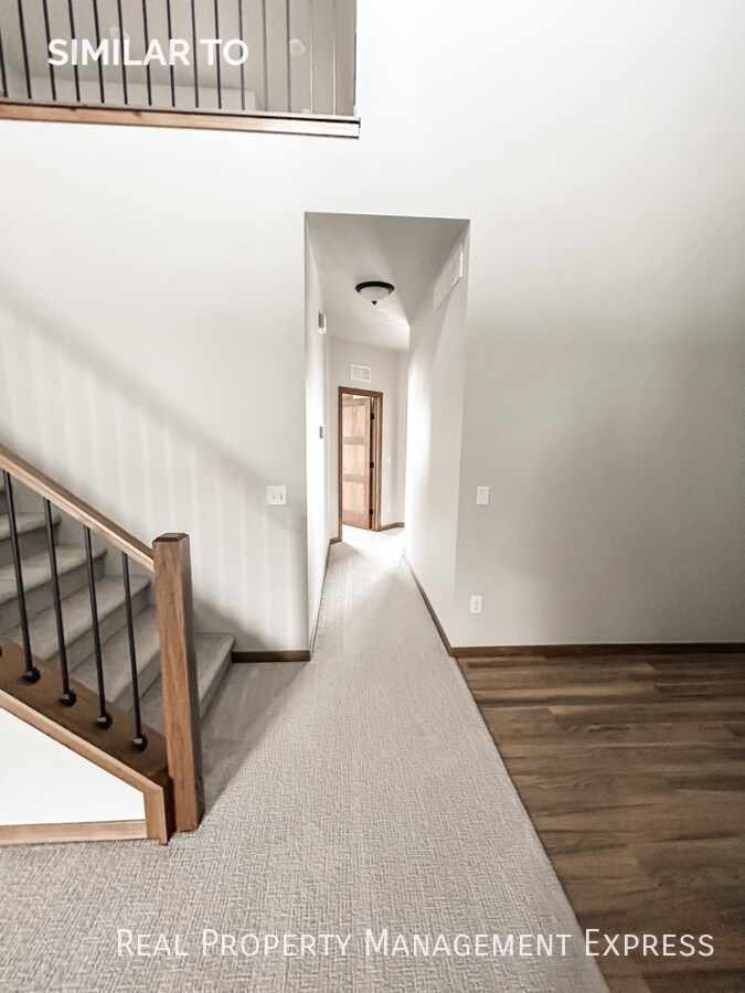 Building Photo - Stunning 3-Bedroom Townhome in Western Sioux Falls